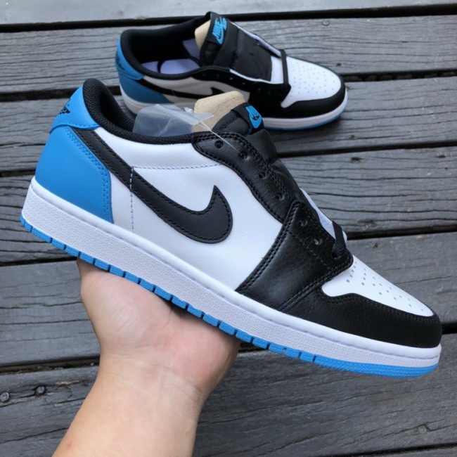 Air Jordan 1 Retro Low AND UNC