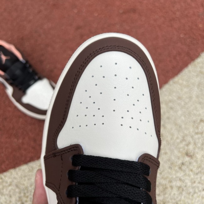Air Jordan 1 Retro Low Mocha