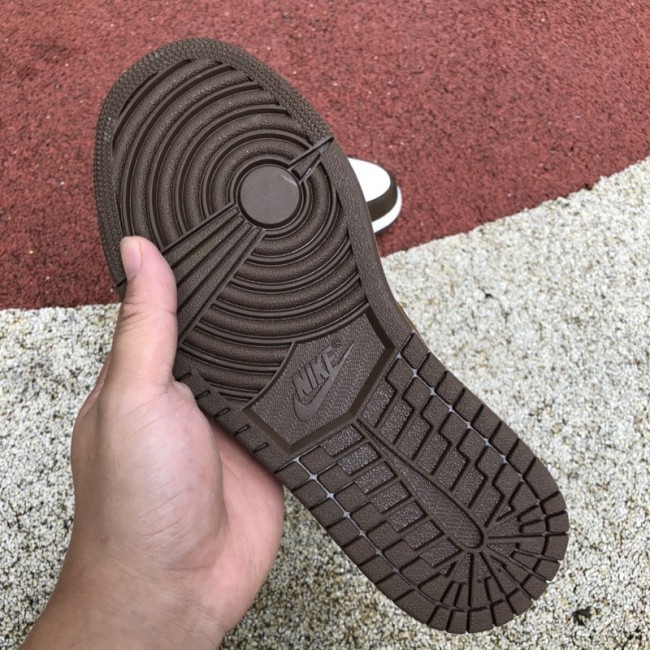 Air Jordan 1 Retro Low SE Light Olive