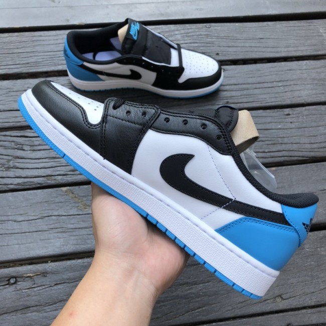 Air Jordan 1 Retro Low AND UNC