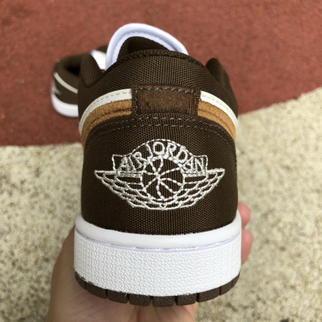 Air Jordan 1 Retro Low SE Light Olive