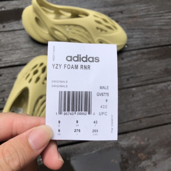 adidas Yeezy Foam RNNR Sulfur GV6775