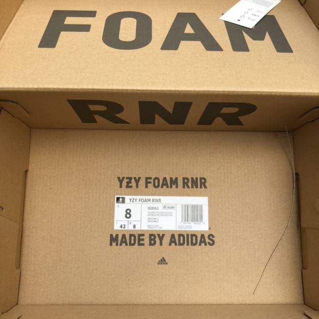 adidas Yeezy Foam RNR MX Carbon IG9562