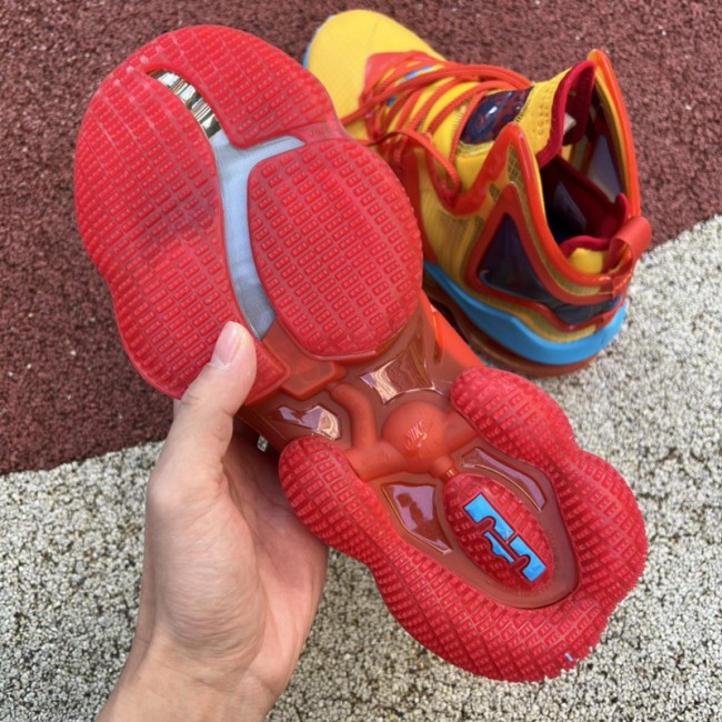 Nike Lebron 19 Tune Squad
