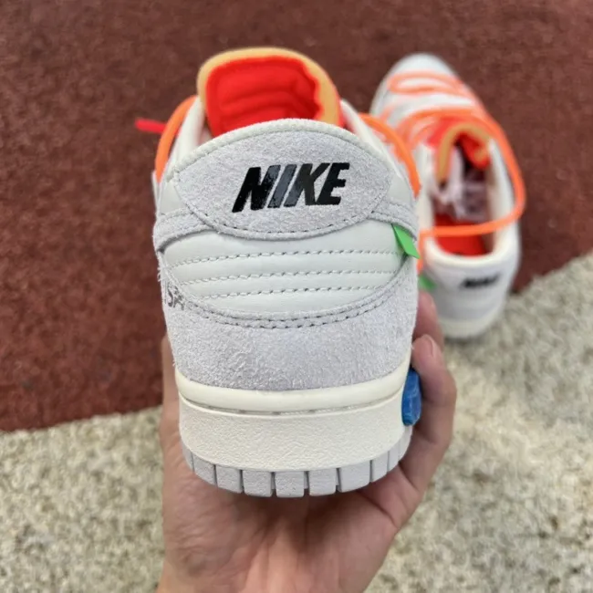 Off-White™ x Nike SB Dunk Low The 31
