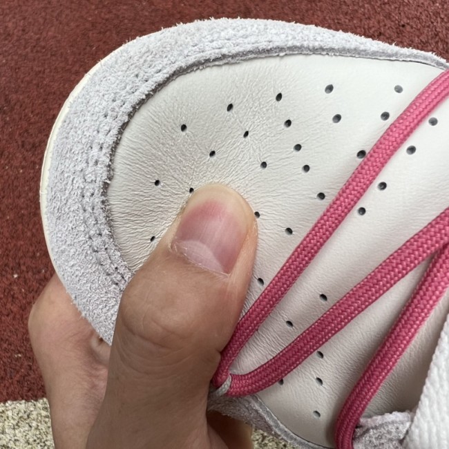 Off-White™ x Nike SB Dunk Low The 17