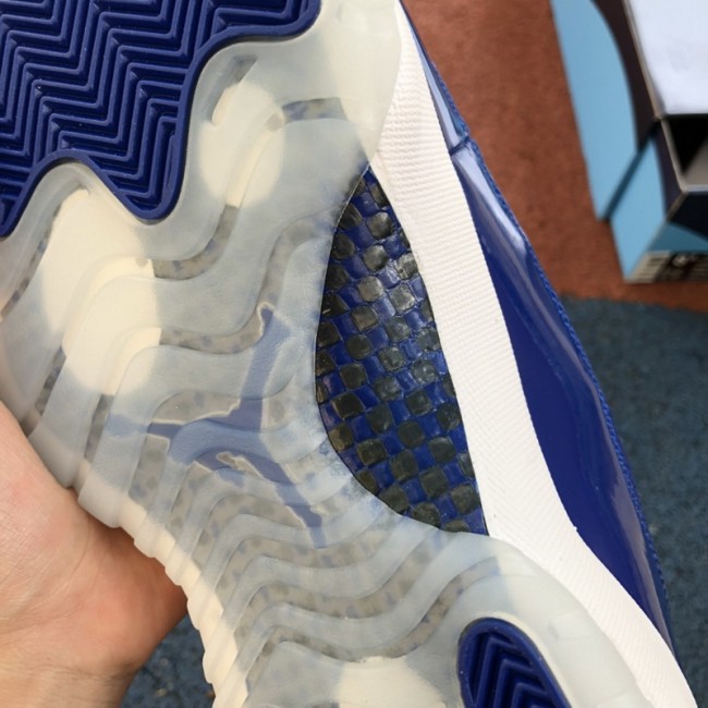 Air Jordan 11 Retro Midnight Navy
