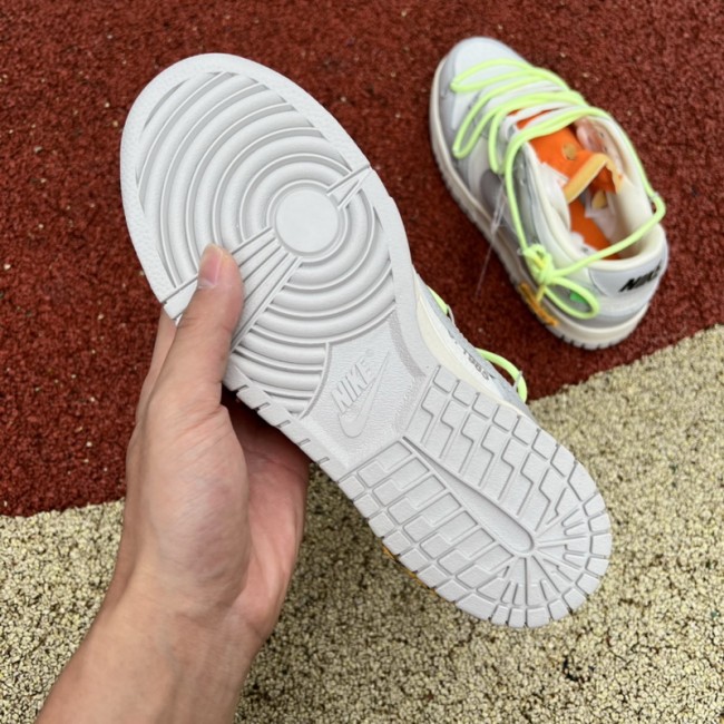 Off-White™ x Nike SB Dunk Low The 43