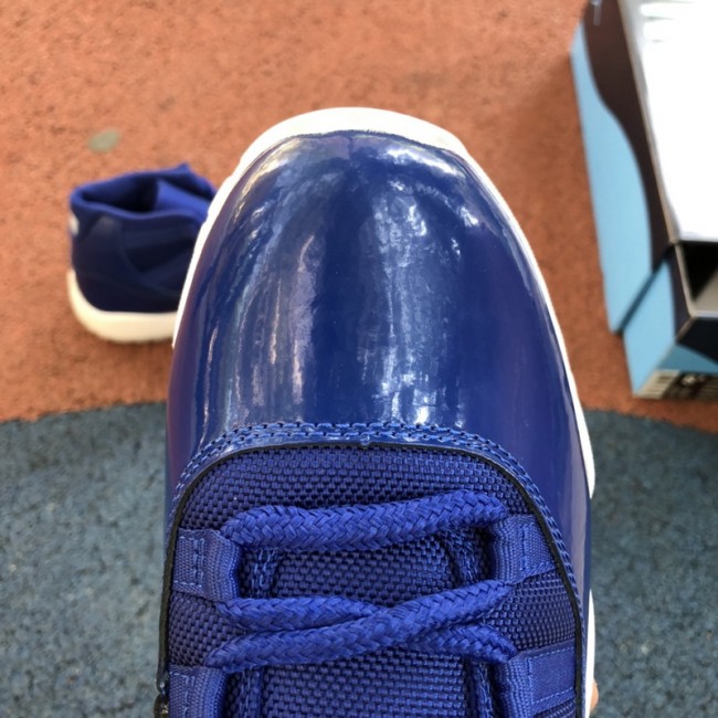 Air Jordan 11 Retro Midnight Navy