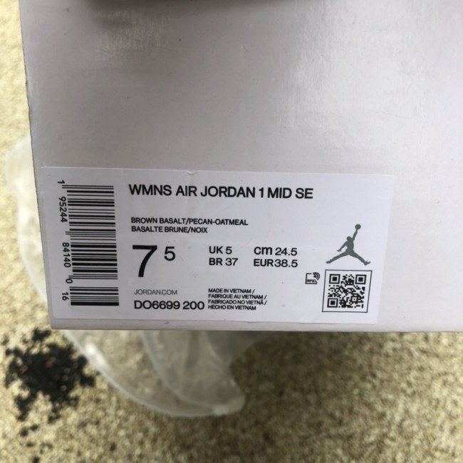 Air Jordan 1 Mid SE Brown Basalt Oatmeal
