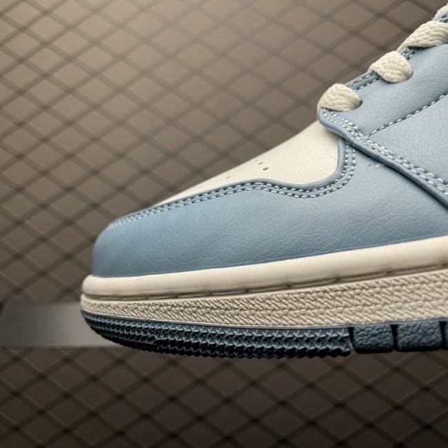 Air Jordan 1 Mid UNC 2022