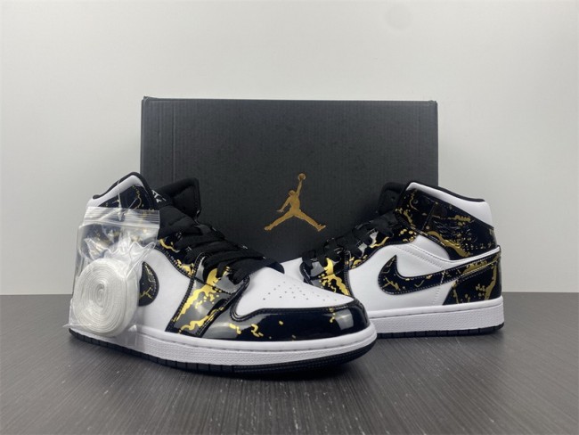 Air Jordan 1 Mid Shoes