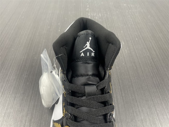 Air Jordan 1 Mid Shoes