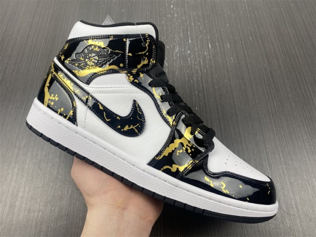 Air Jordan 1 Mid Shoes