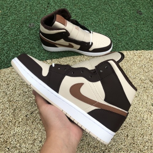 Air Jordan 1 Mid SE Brown Basalt Oatmeal