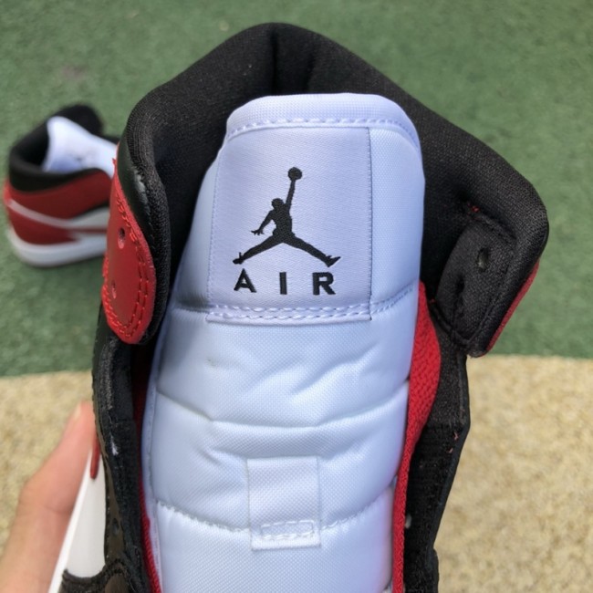 Air Jordan 1 Mid Alternate Bred Toe