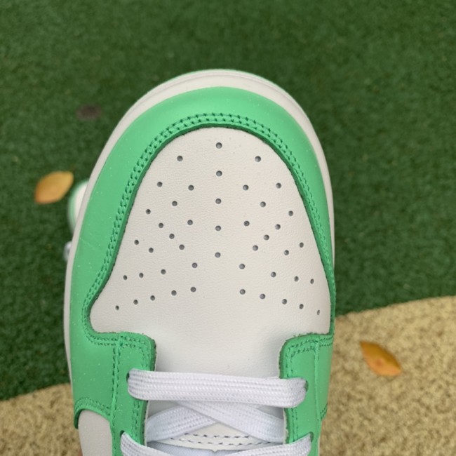 Nike Dunk Low Green Glow (W)