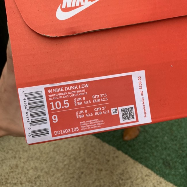 Nike Dunk Low Green Glow (W)