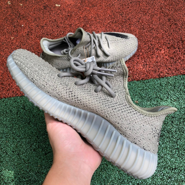 Yeezy Boost 350 V2 HQ2059