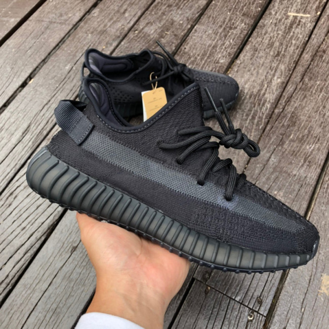 Yeezy Boost 350 V2 Onyx HQ4540