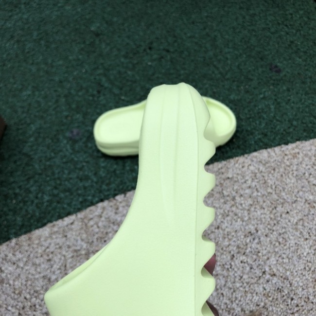 Yeezy Slide Glow Green (2022) HQ6447