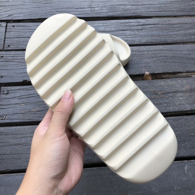 Yeezy Slide Bone (2022 Restock) FZ5897