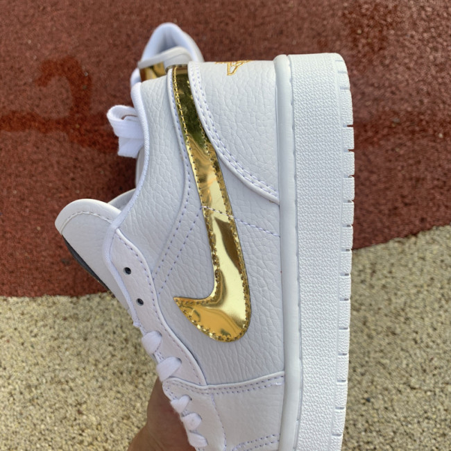 Air Jordan 1 Retro Low shoes