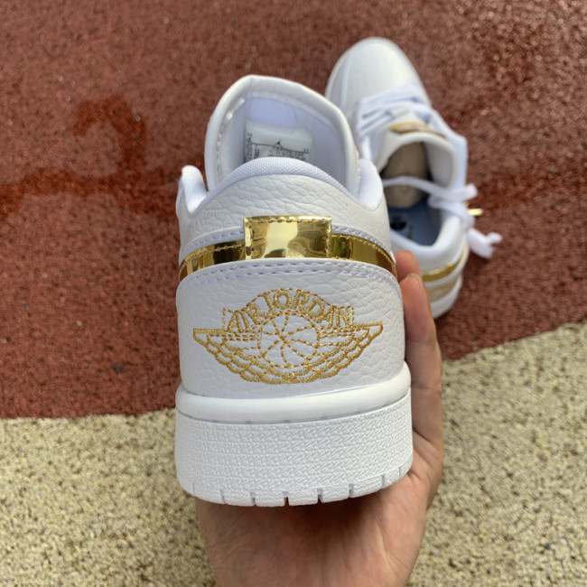 Air Jordan 1 Retro Low shoes