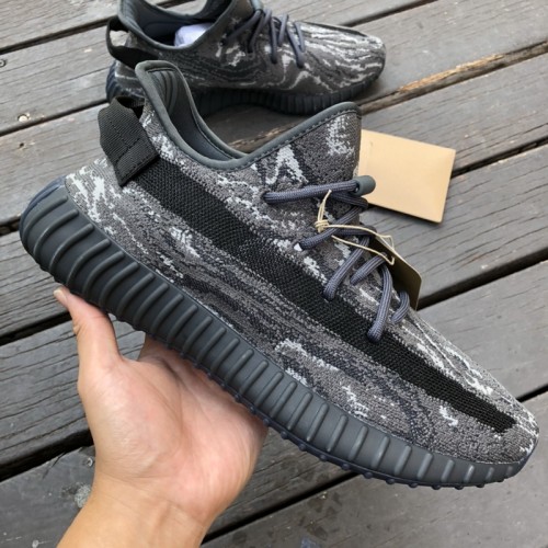 Yeezy Boost 350 V2 Shoes