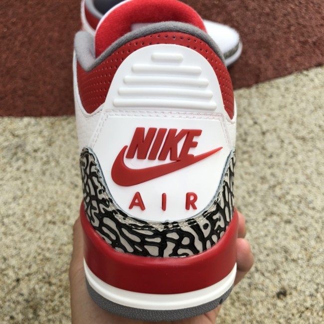 Air Jordan 3 Retro Fire Red (2022)