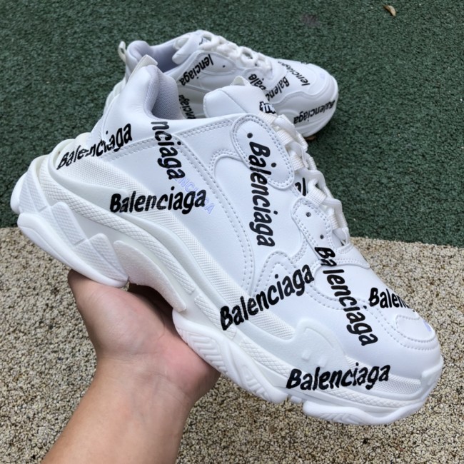 Balenciaga Triple S 