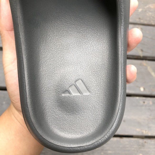 Adidas Yeezy Slide ID4132