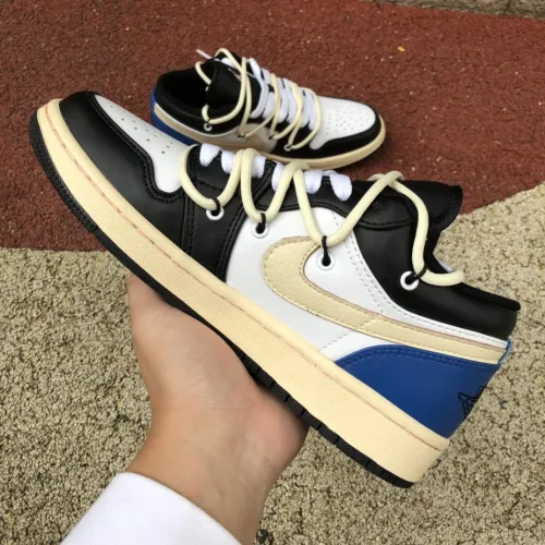 Air Jordan 1 Retro Low