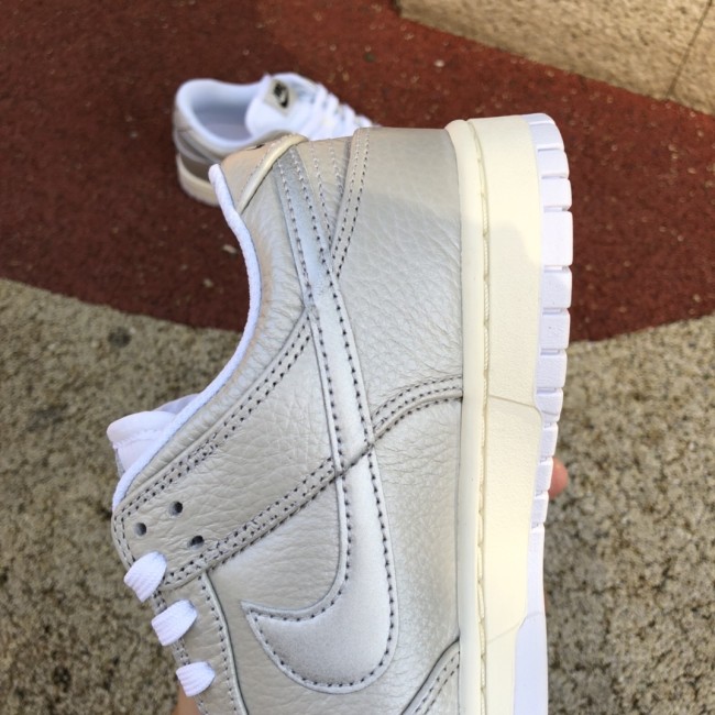 Nike Dunk Low Metallic Silver