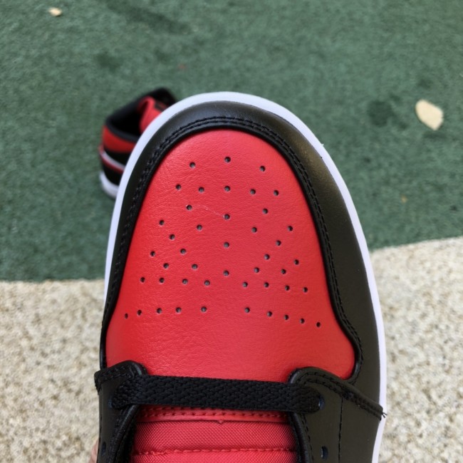Air Jordan 1 Mid White Black Red (2022)