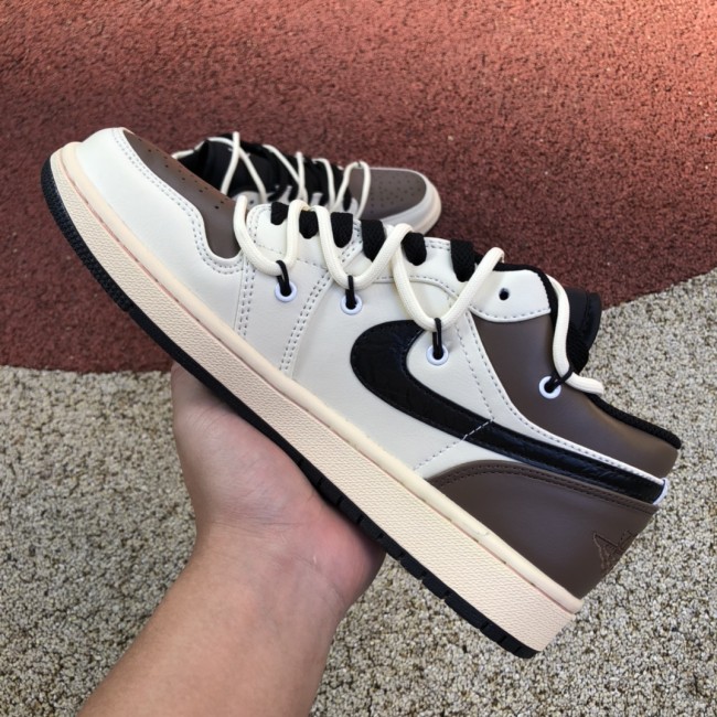 Air Jordan 1 Retro Low