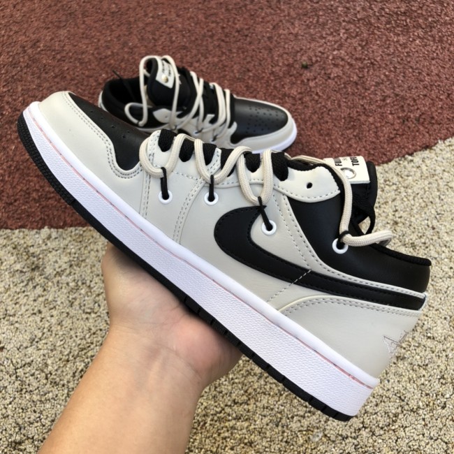 Air Jordan 1 Retro Low