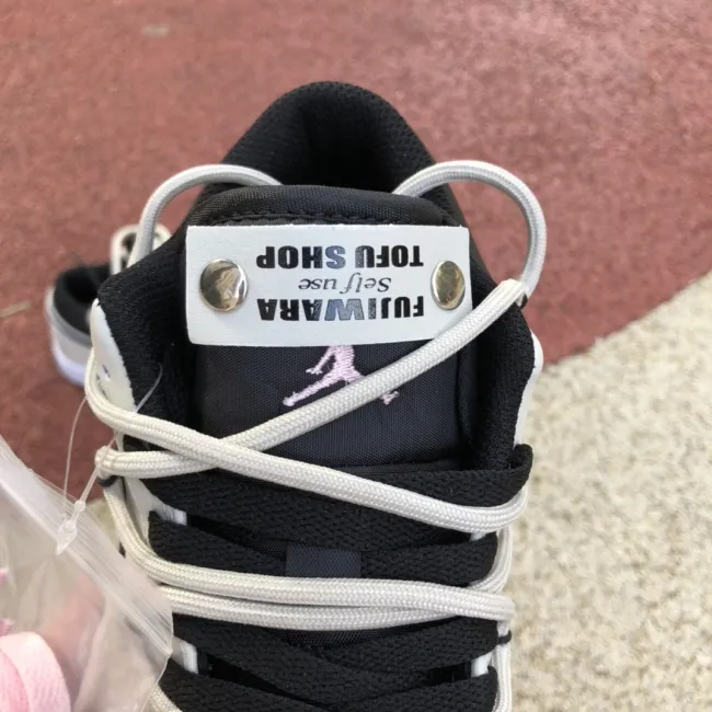 Air Jordan 1 Retro Low