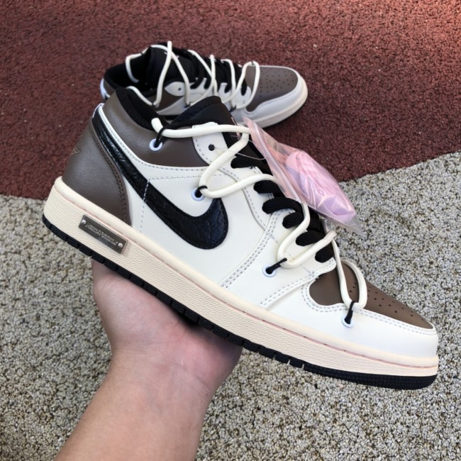Air Jordan 1 Retro Low