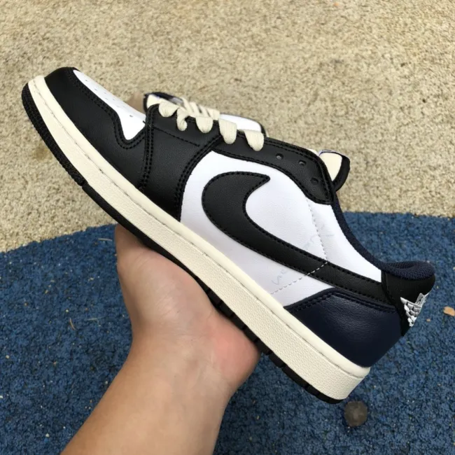Travis Scott x Air Jordan 1 Retro Low