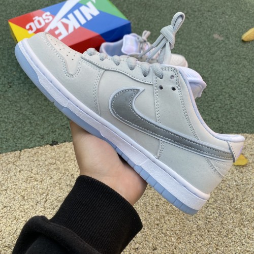 Nike SB Dunk Low White Lobster (Friends and Family)