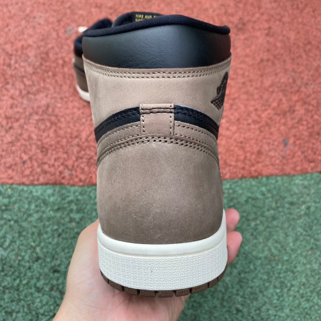 Air Jordan 1 Retro High OG Palomino