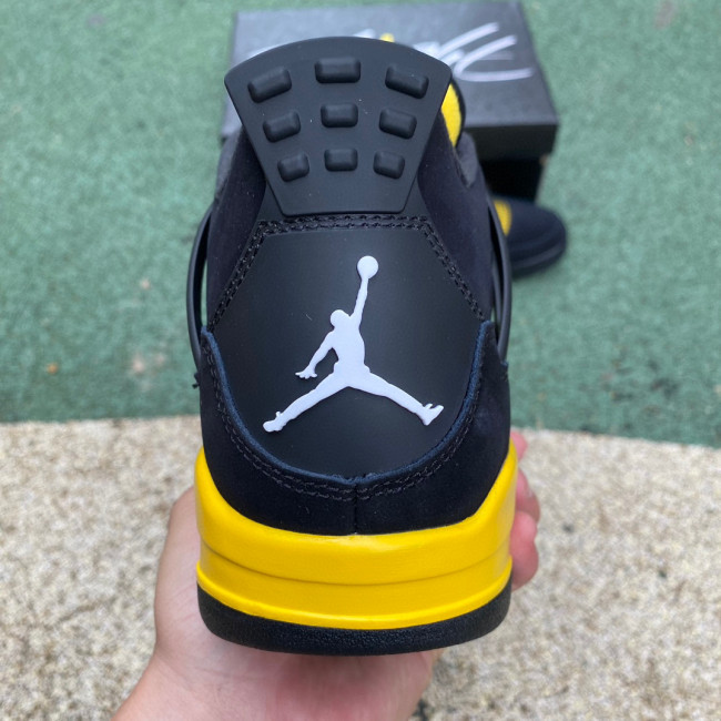 Jordan 4 Retro Thunder