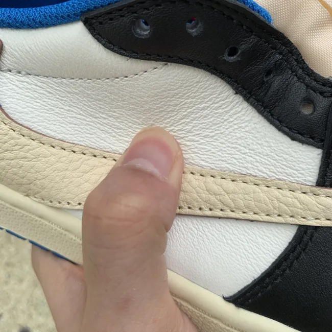 Air Jordan 1 Retro Low OG SP Fragment x Travis Scott