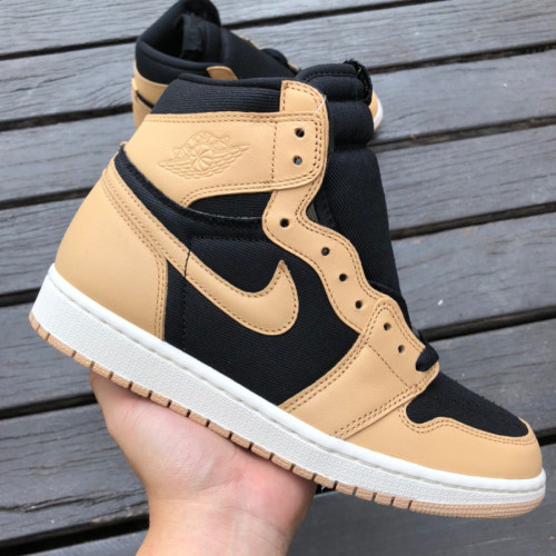 Air Jordan 1 Retro High OG Heirloom