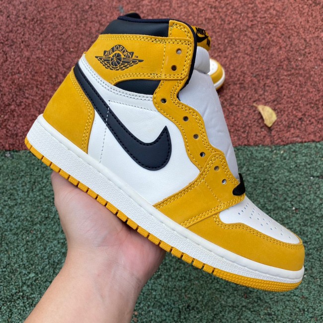 Air Jordan 1 Retro High OG  Yellow Ochre 