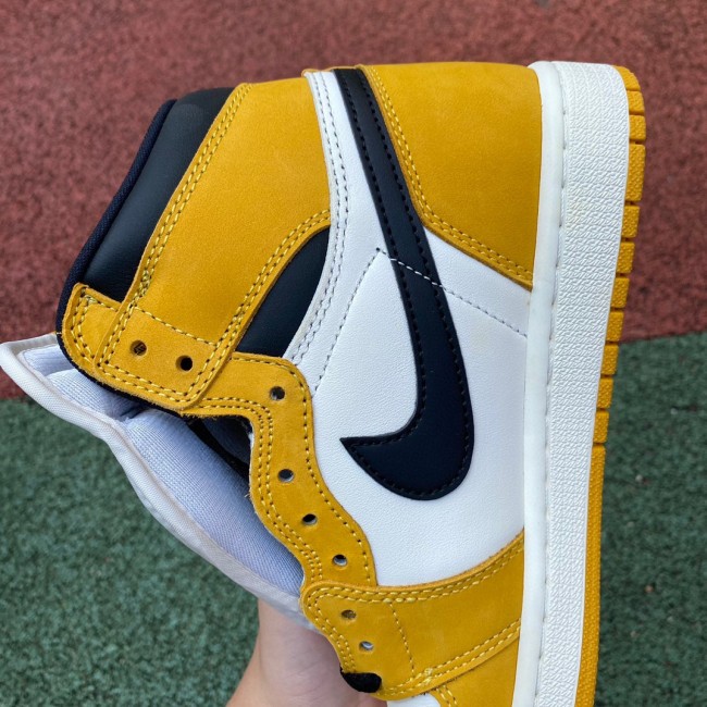 Air Jordan 1 Retro High OG  Yellow Ochre 