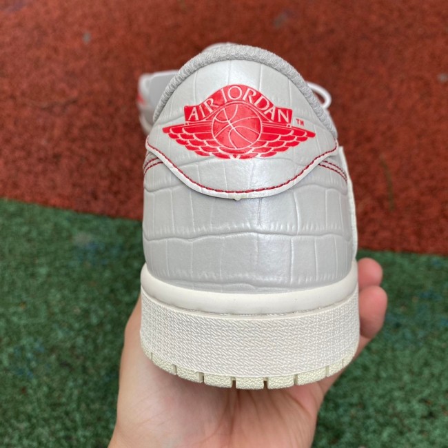 Tracis Scott x Air Jordan 1 Low