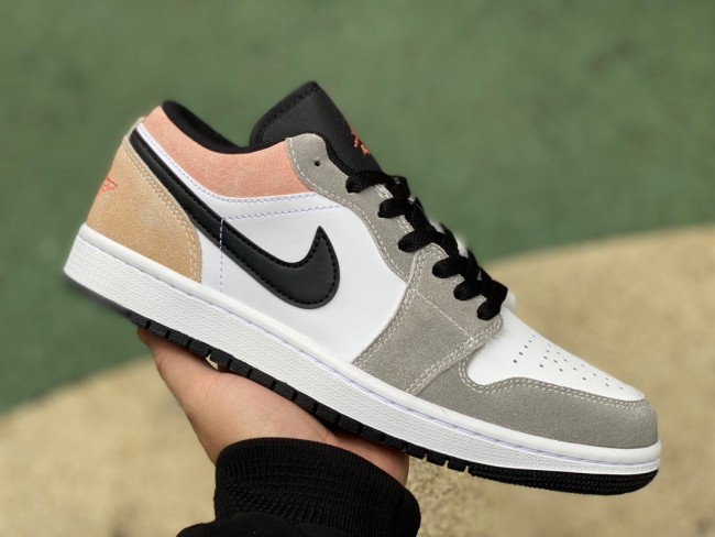 Air Jordan 1 Low SE Flight Club