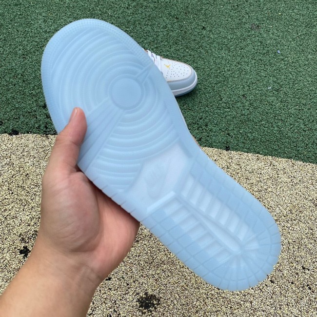 Air Jordan 1 Low SE Emerald Rise